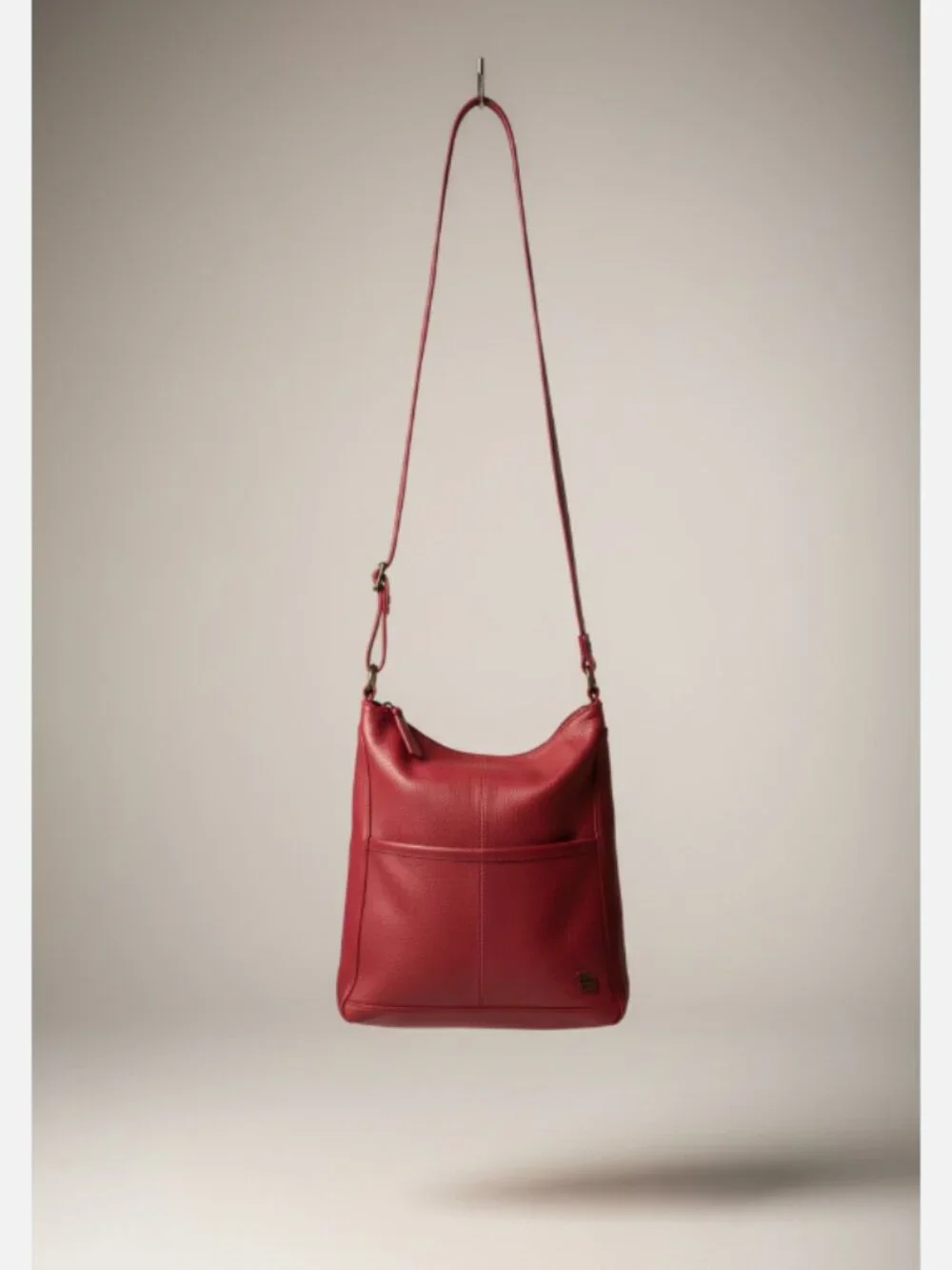 The Sak Iris Red Pebbled Leather Crossbody Bag Messenger Zip Pockets EUC